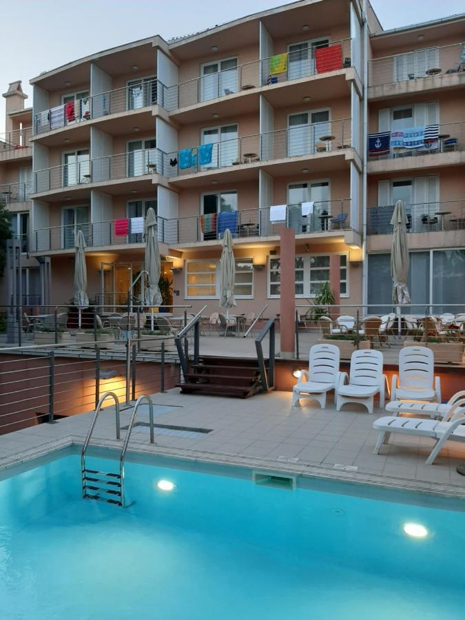 Hotel Tamaris نوفي فينودولسكي المظهر الخارجي الصورة